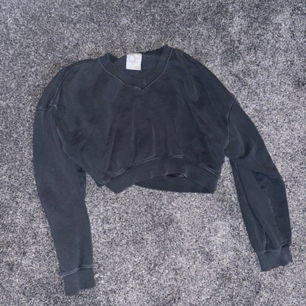 Offline by Aerie Cropped Sweatshirt Size Large Long Sleeve